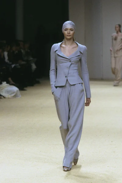 Look 13